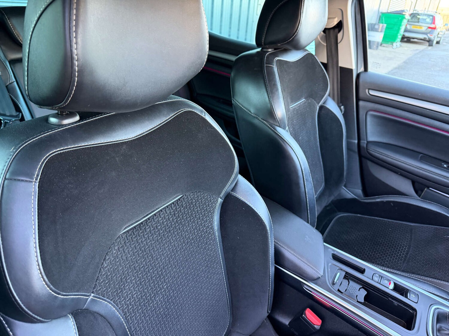 Used Renault Megane 2017 for sale - 76892328: Photo 11