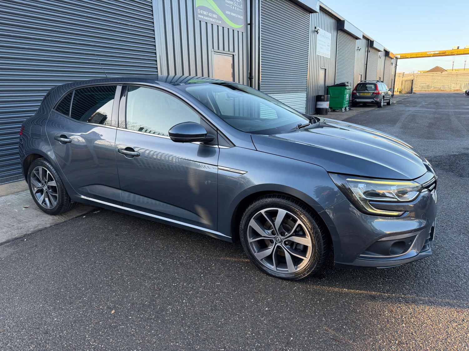 Used Renault Megane 2017 for sale - 76892328: Photo 3
