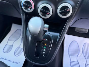 Used Hyundai i10 2010 for sale - 77312231: Photo