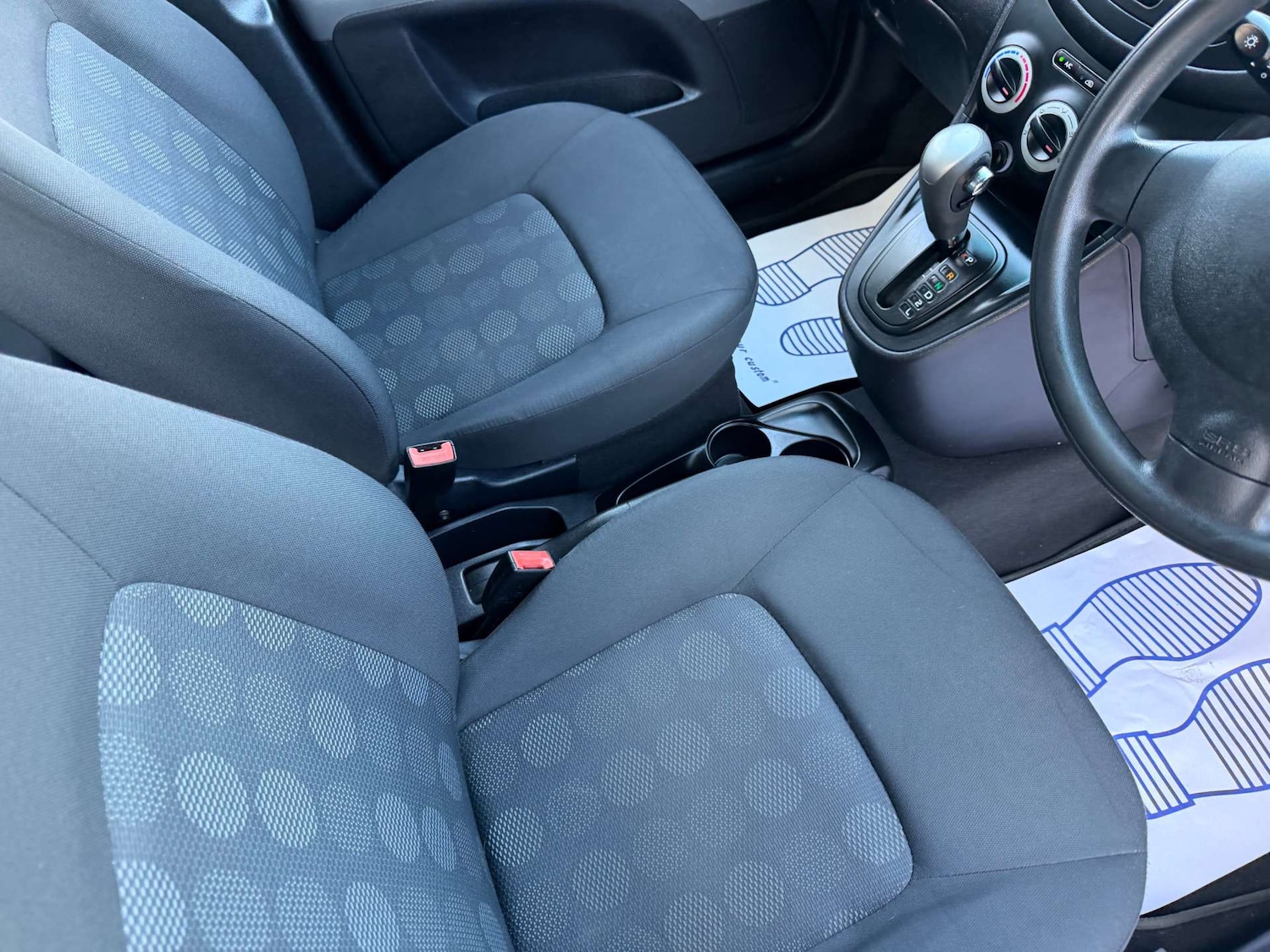 Used Hyundai i10 2010 for sale - 77312231: Photo 5