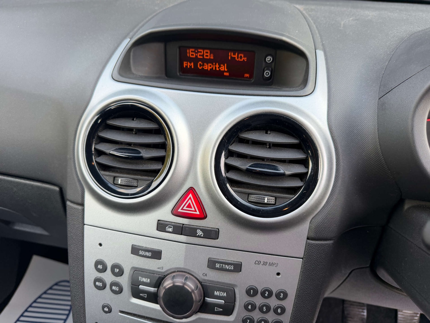 Used Vauxhall Corsa 2013 for sale - 76476772: Photo 15