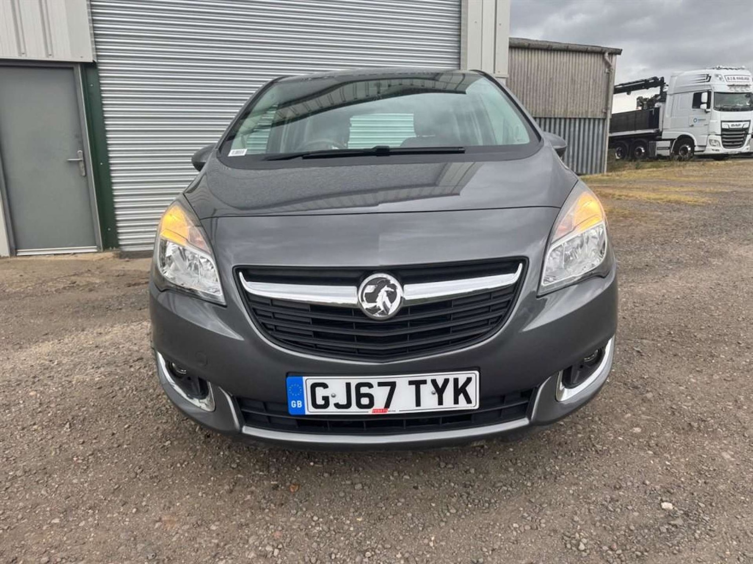 Used Vauxhall Meriva 2017 for sale - 76476774: Photo 2