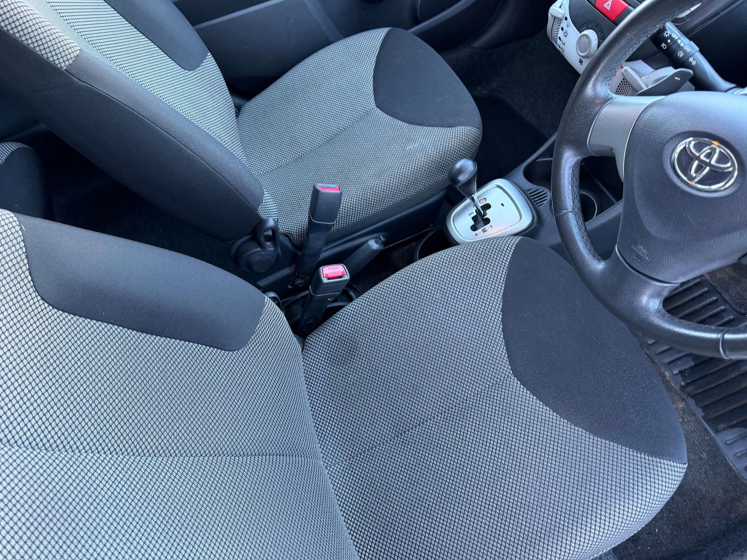 Used Toyota AYGO 2013 for sale - 77132816: Photo 11