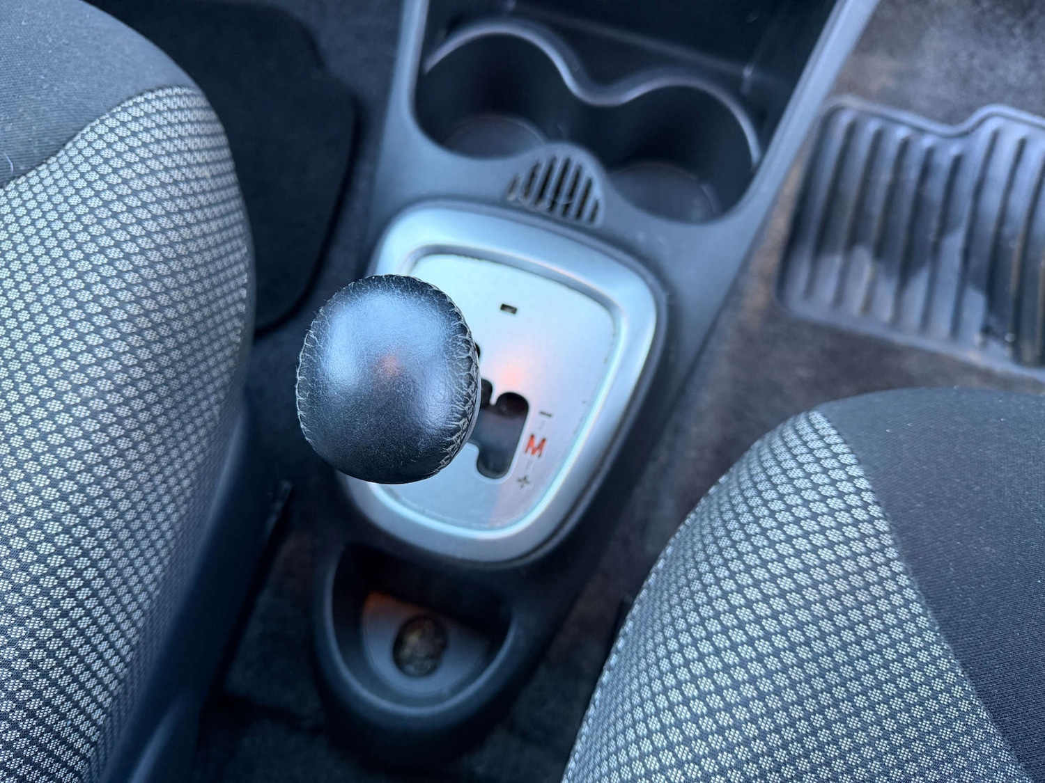 Used Toyota AYGO 2013 for sale - 77132816: Photo 13