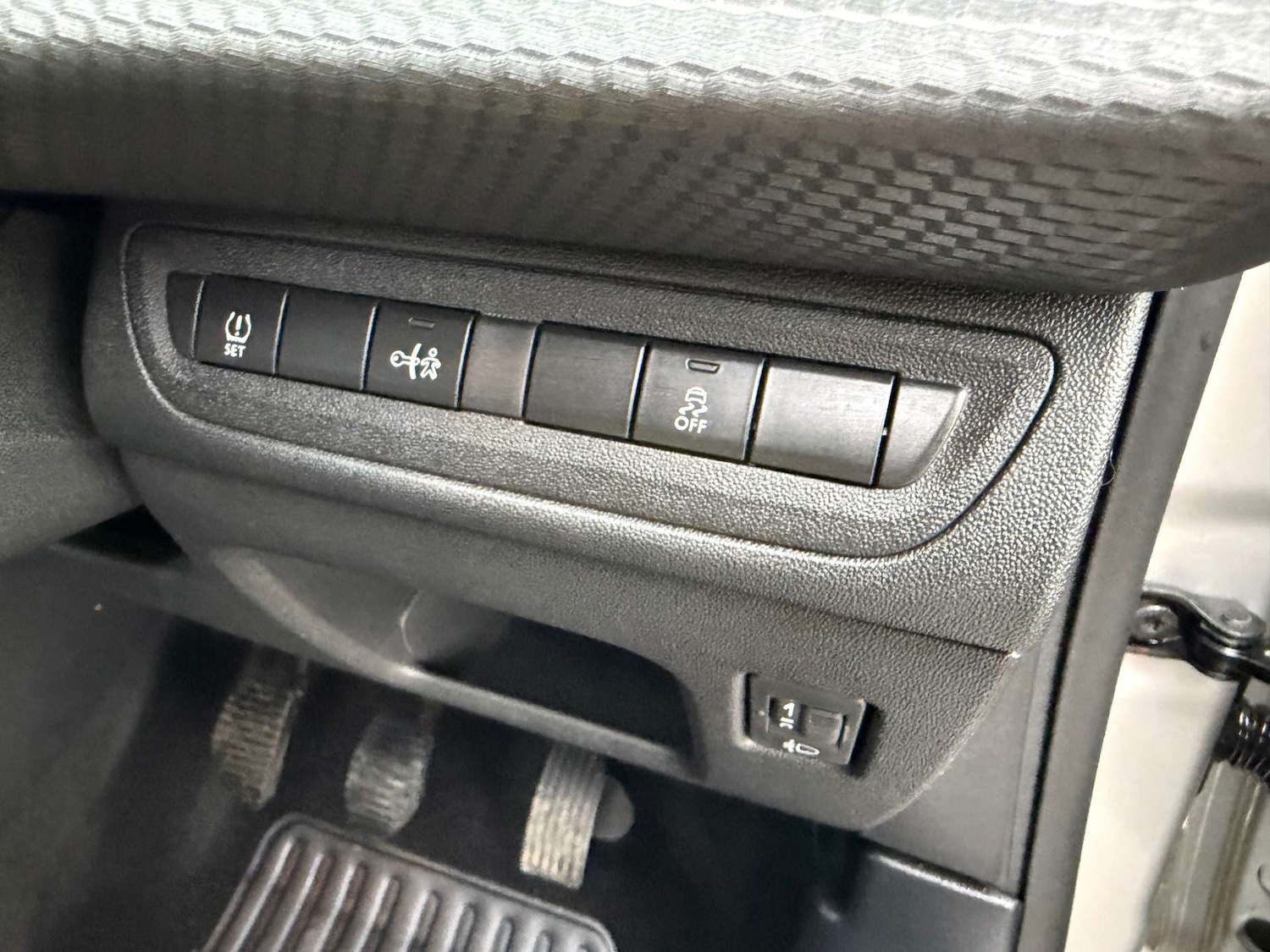 Used Peugeot 208 2015 for sale - 76491001: Photo 15