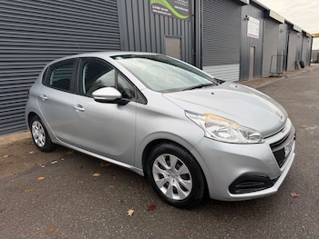 Used Peugeot 208 2015 for sale - 76491001: Photo