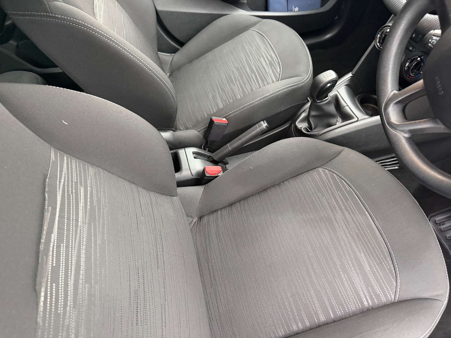 Used Peugeot 208 2015 for sale - 76491001: Photo 6