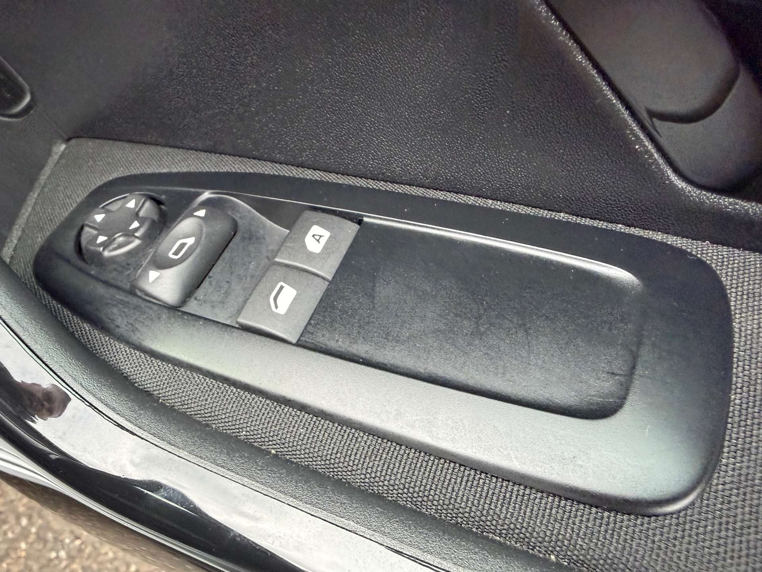 Used Peugeot 208 2015 for sale - 76491001: Photo 9