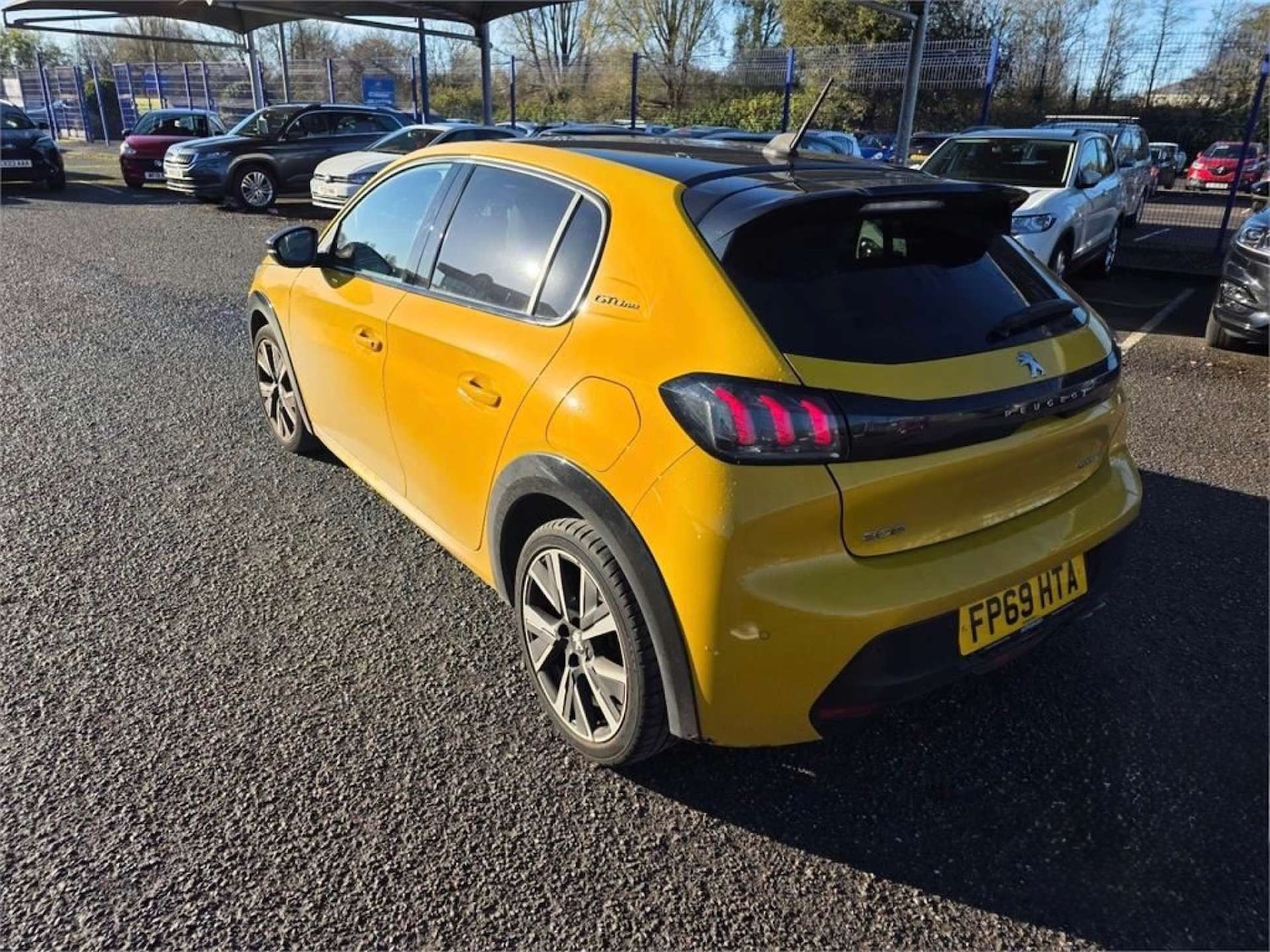 Used Peugeot 208 2020 for sale - 76767882: Photo 2