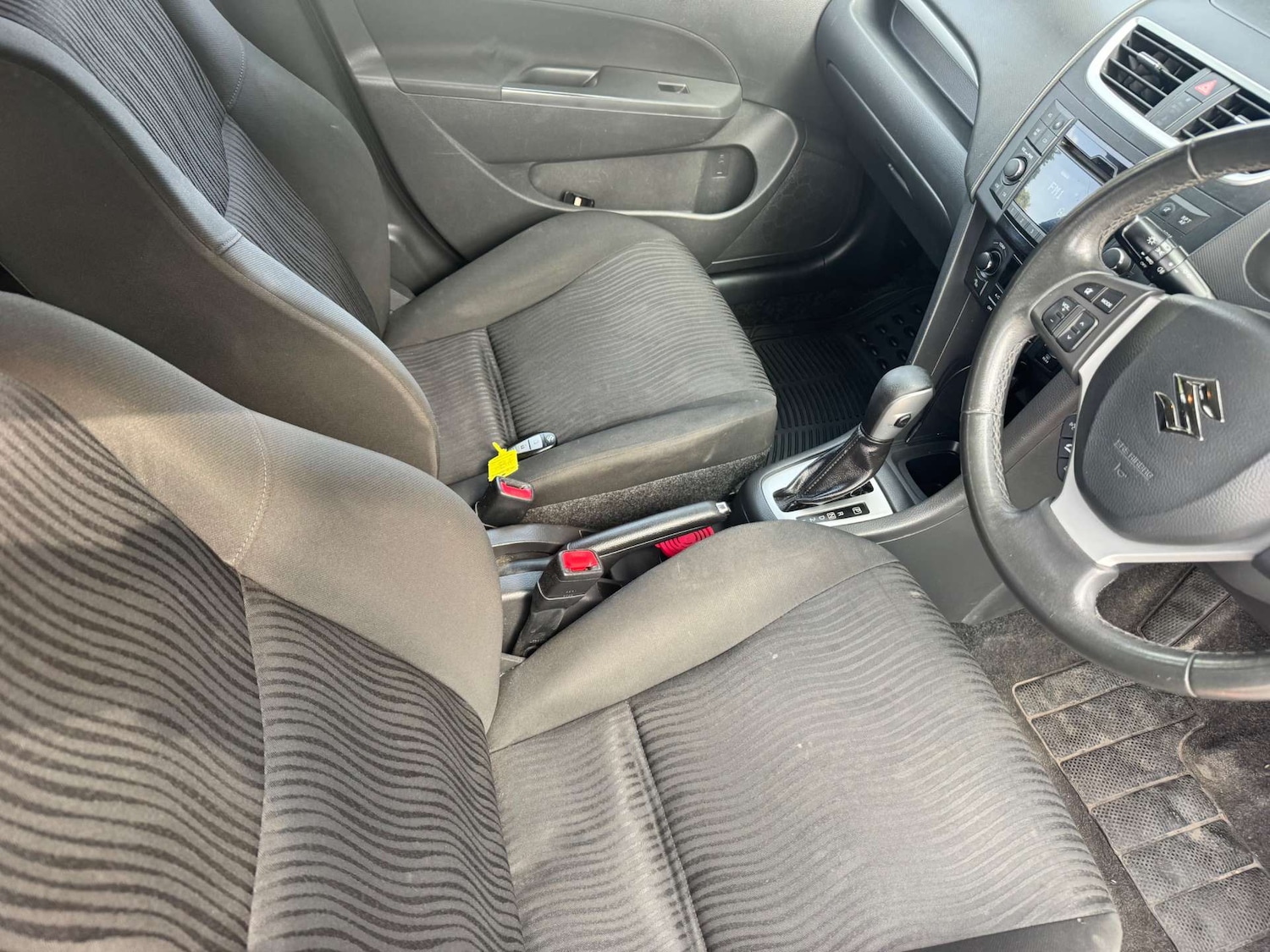 Used Suzuki Swift 2010 for sale - 76919198: Photo 15