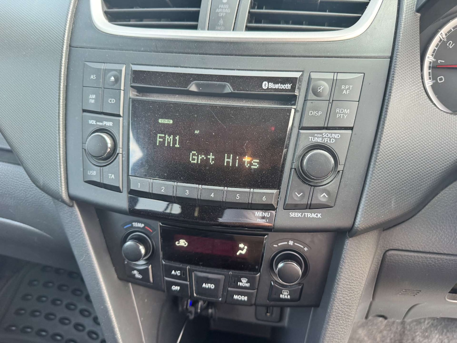 Used Suzuki Swift 2010 for sale - 76919198: Photo 8