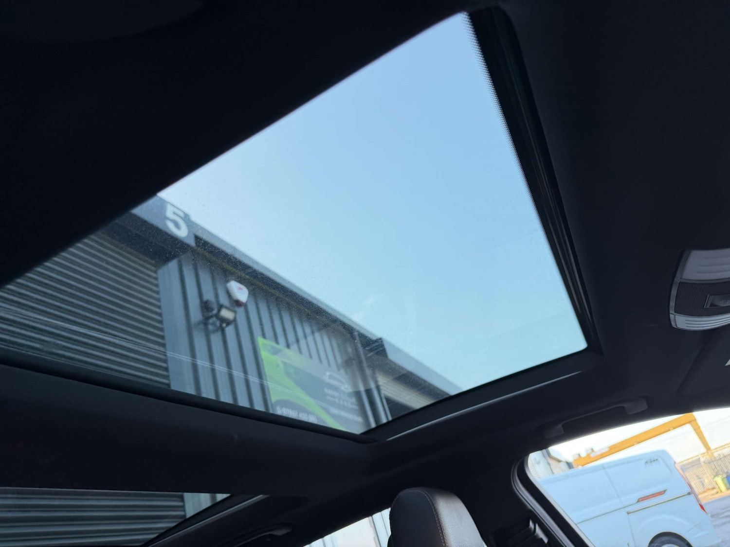 Used Mercedes-Benz E Class 2015 for sale - 76737872: Photo 12