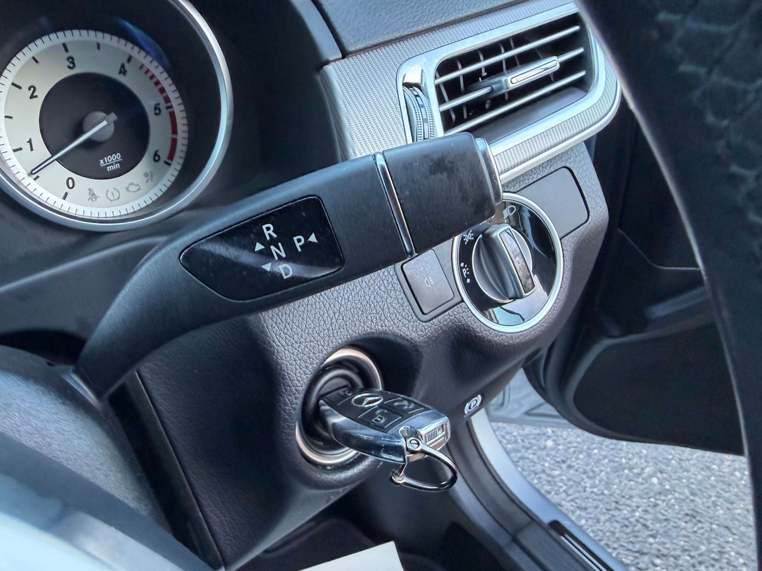 Used Mercedes-Benz E Class 2015 for sale - 76737872: Photo 14