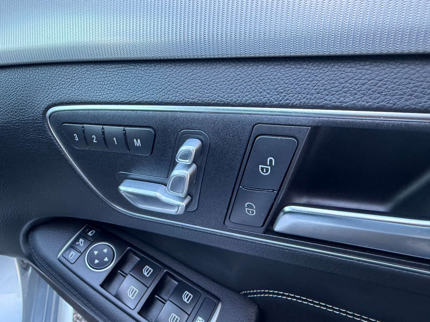 Used Mercedes-Benz E Class 2015 for sale - 76737872: Photo 8