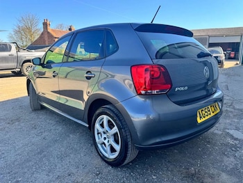 Used Volkswagen Polo 2010 for sale - 76476756: Photo