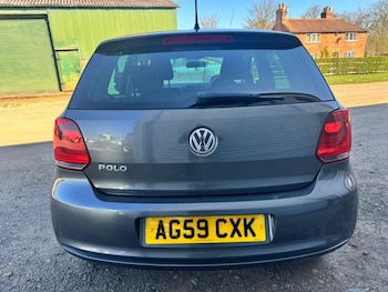 Used Volkswagen Polo 2010 for sale - 76476756: Photo