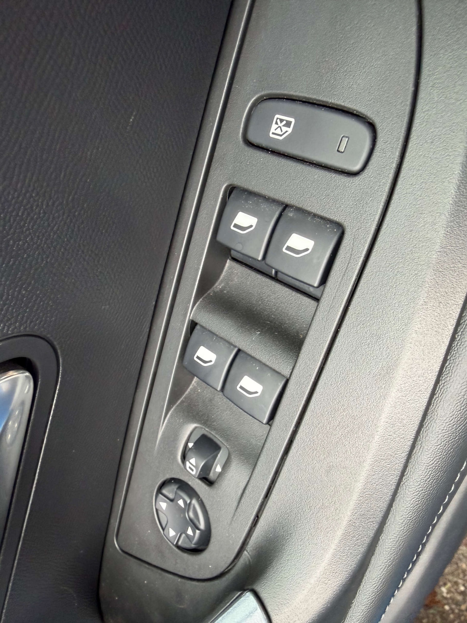 Used Peugeot 2008 2020 for sale - 76589708: Photo 8