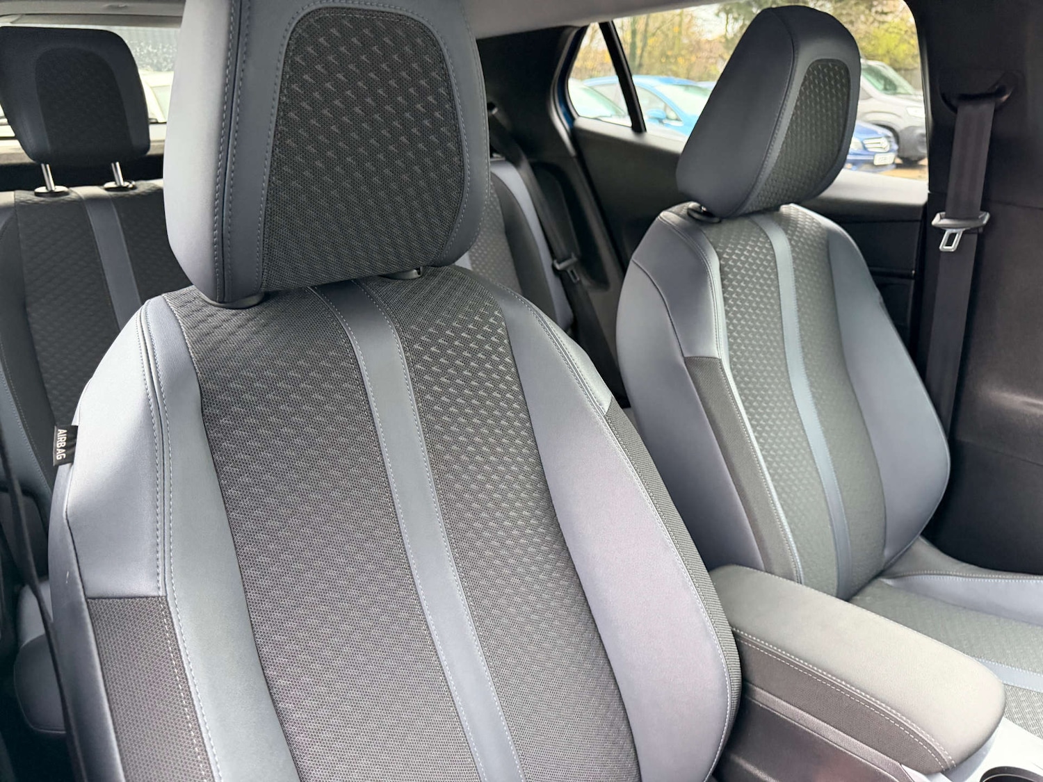 Used Peugeot 2008 2020 for sale - 76589708: Photo 9