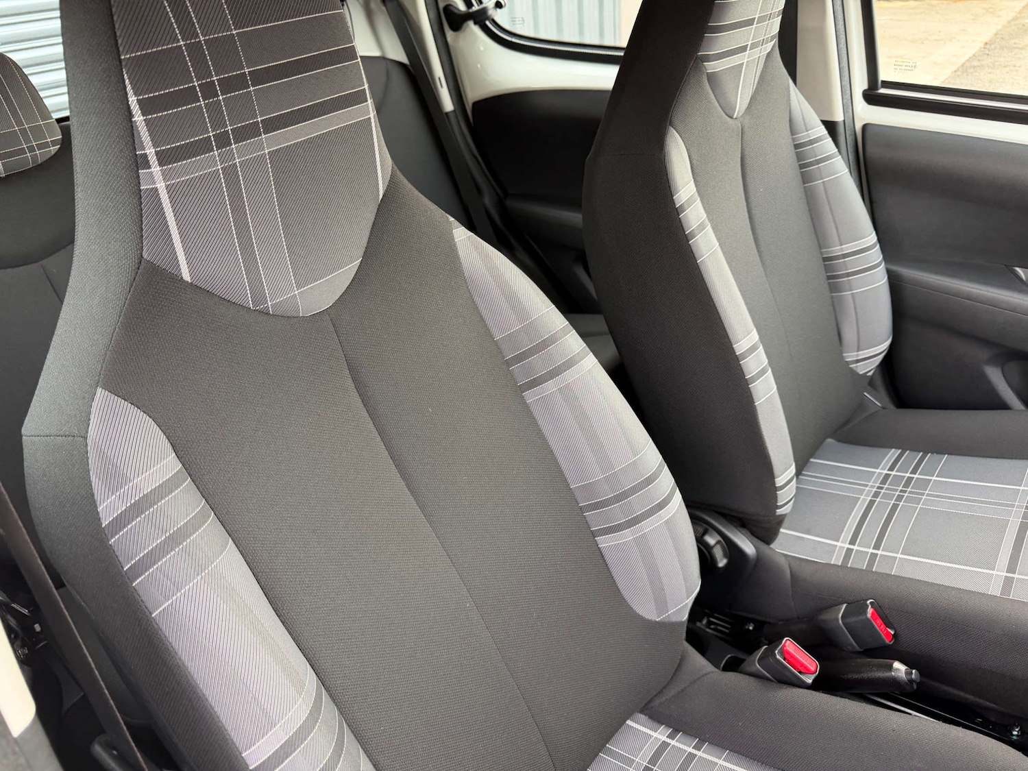 Used Peugeot 108 2017 for sale - 77583960: Photo 9