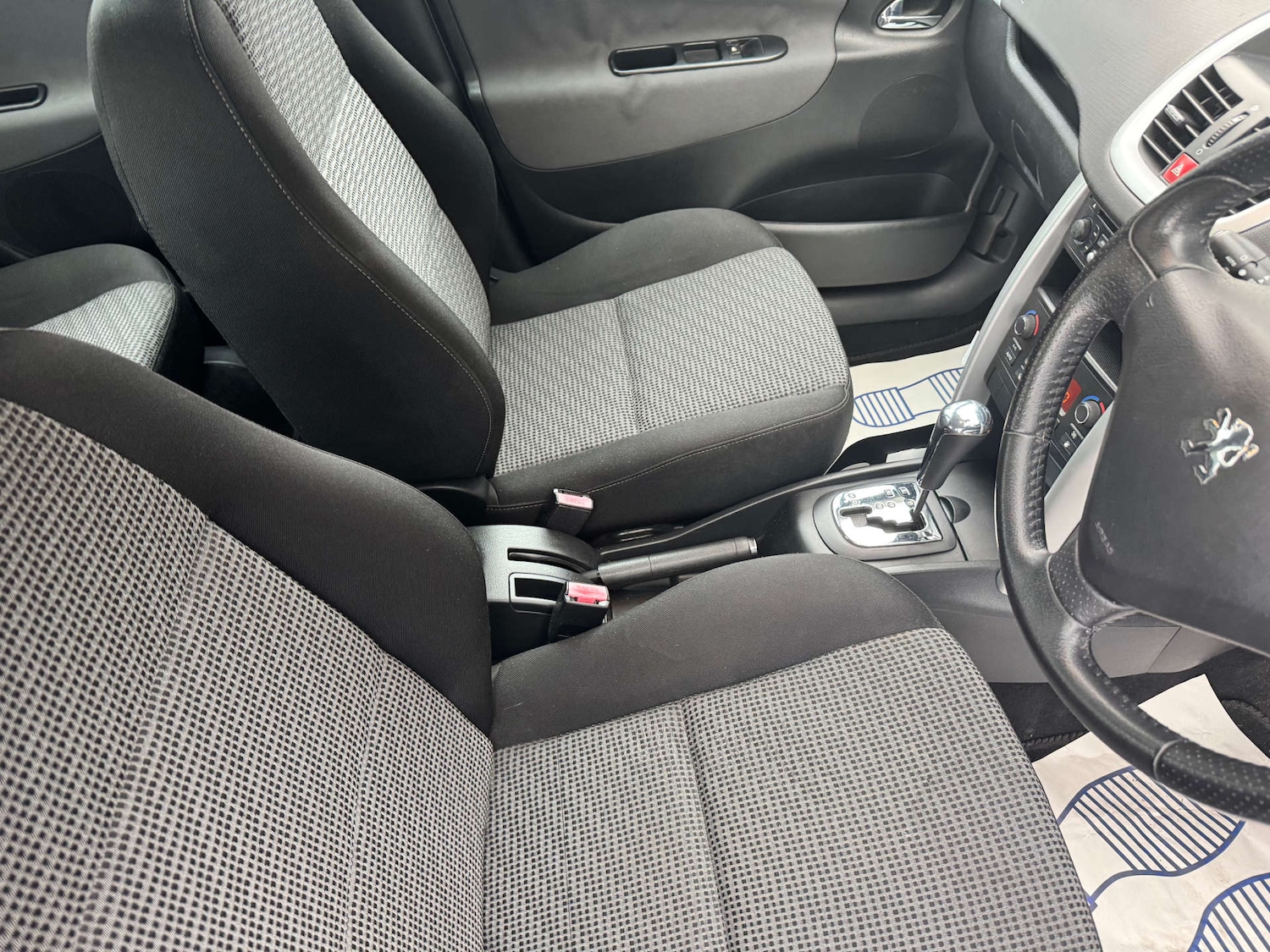 Used Peugeot 207 2009 for sale - 77132819: Photo 11