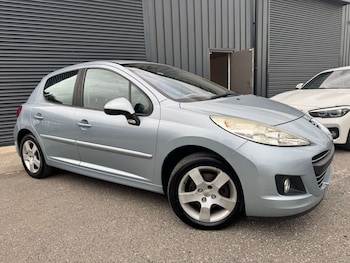 2009 - 1.6 VTi Sport [120] 5dr Auto