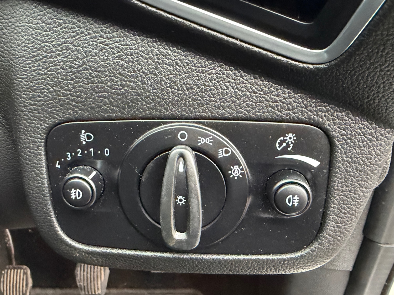 Used Ford Kuga 2015 for sale - 77454623: Photo 16