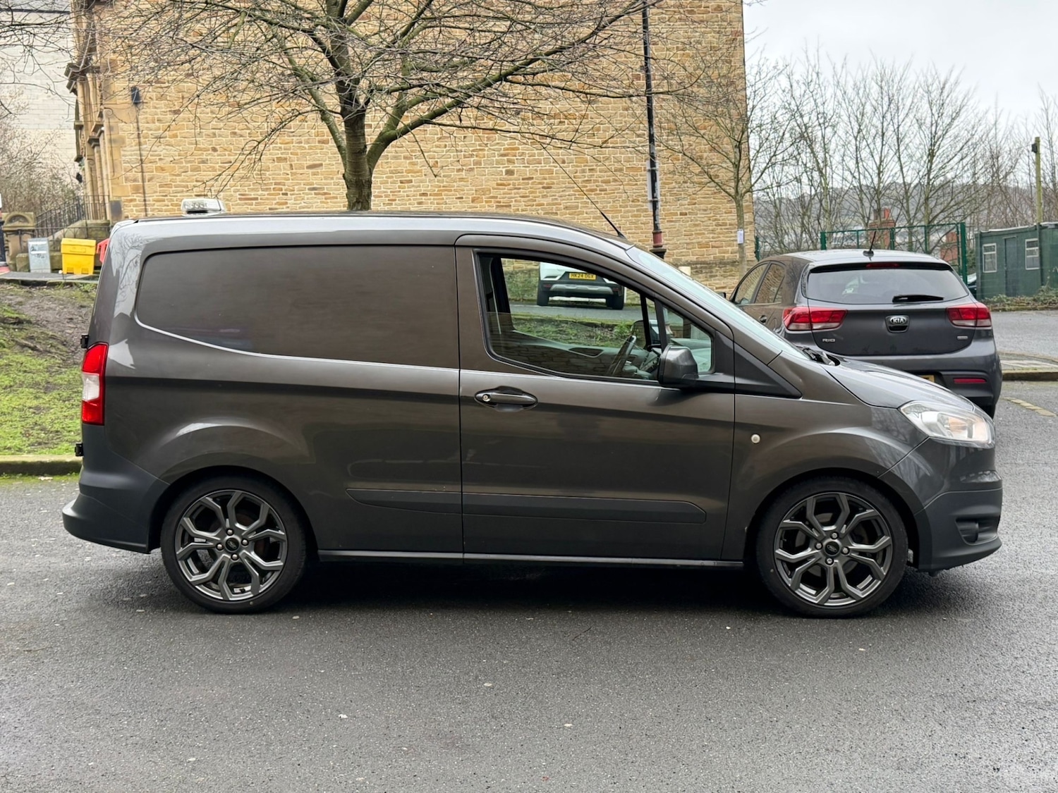 Used Ford Transit Courier 2017 for sale - 77404832: Photo 16