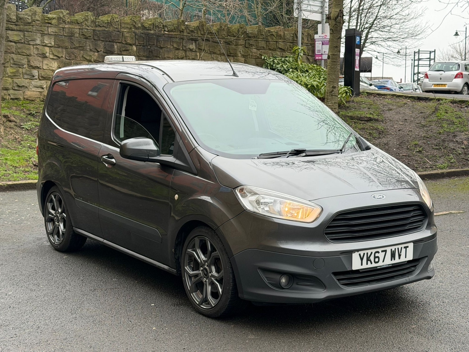 Used Ford Transit Courier 2017 for sale - 77404832: Photo 2