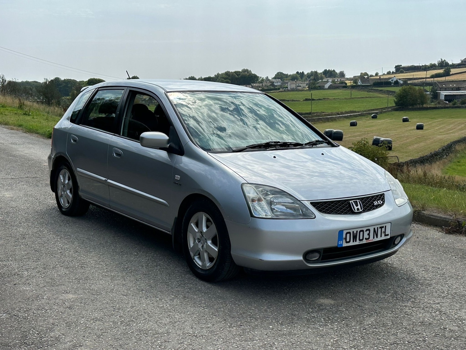 Used Honda Civic 2003 for sale - 77370859: Photo 2