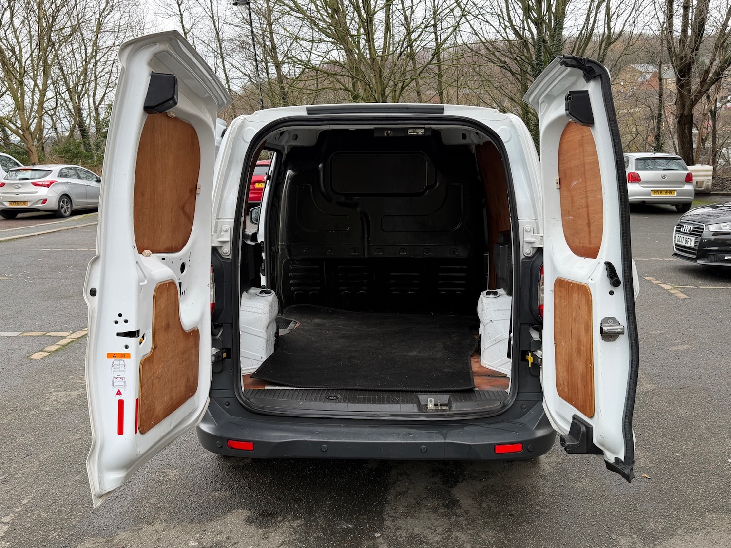 Used Ford Transit Courier 2015 for sale - 77535716: Photo 11