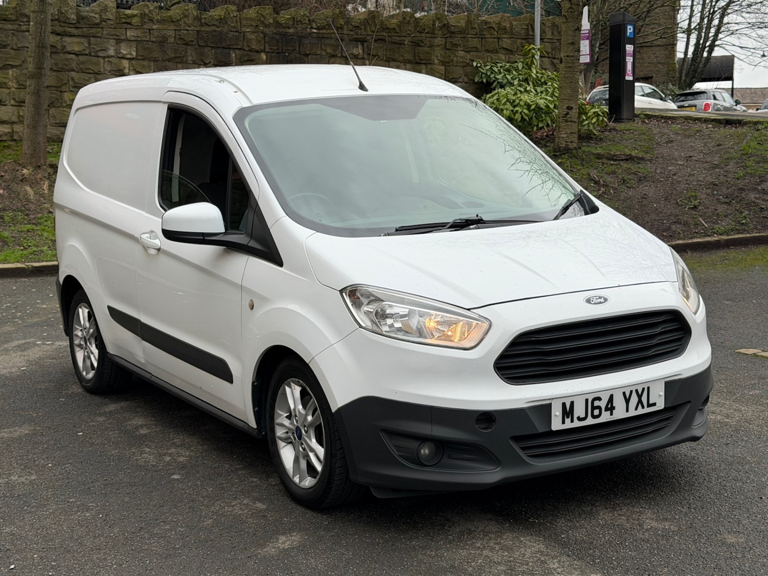 Used Ford Transit Courier 2015 for sale - 77535716: Photo 2