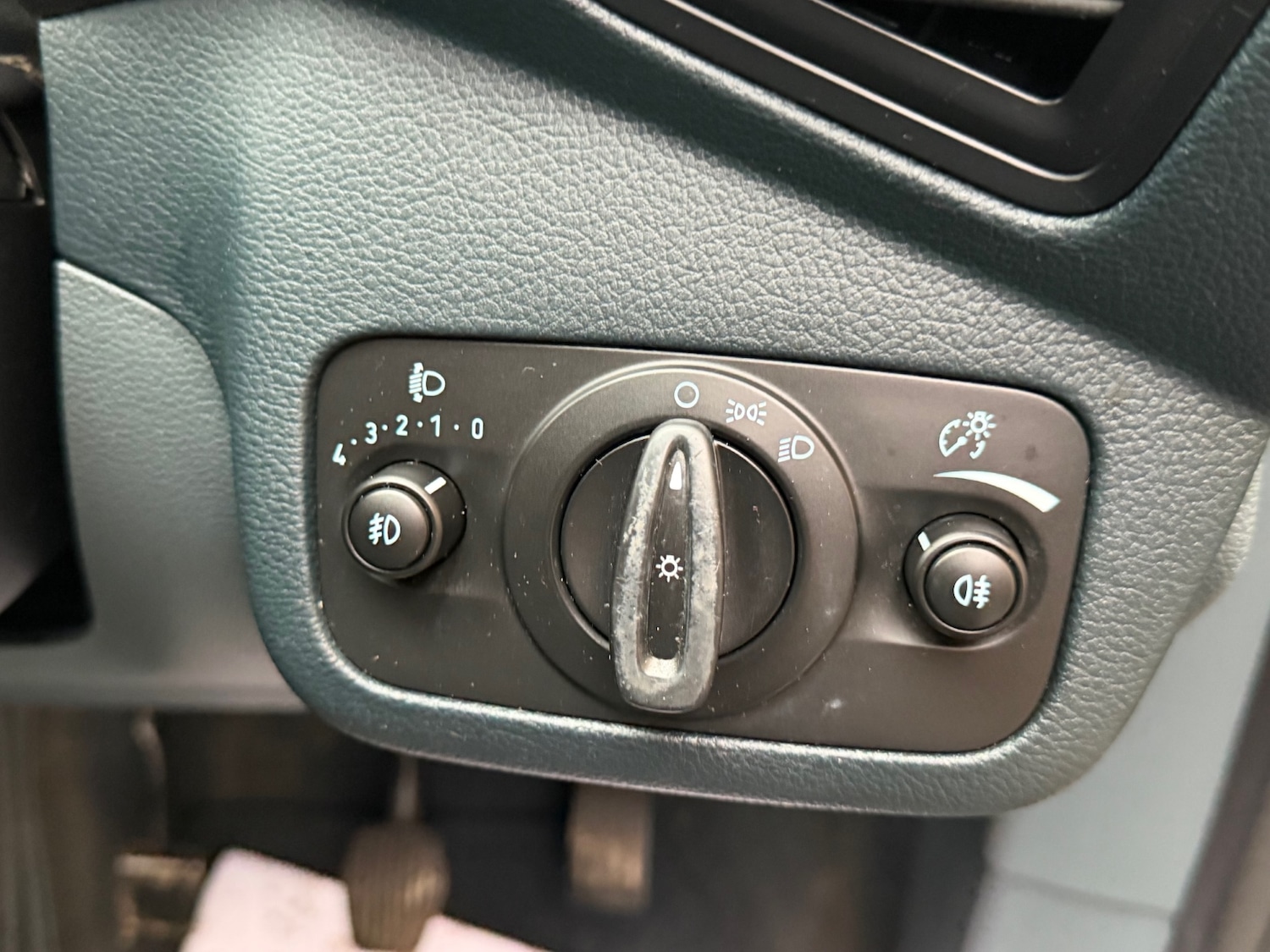 Used Ford C-Max 2014 for sale - 77367369: Photo 13