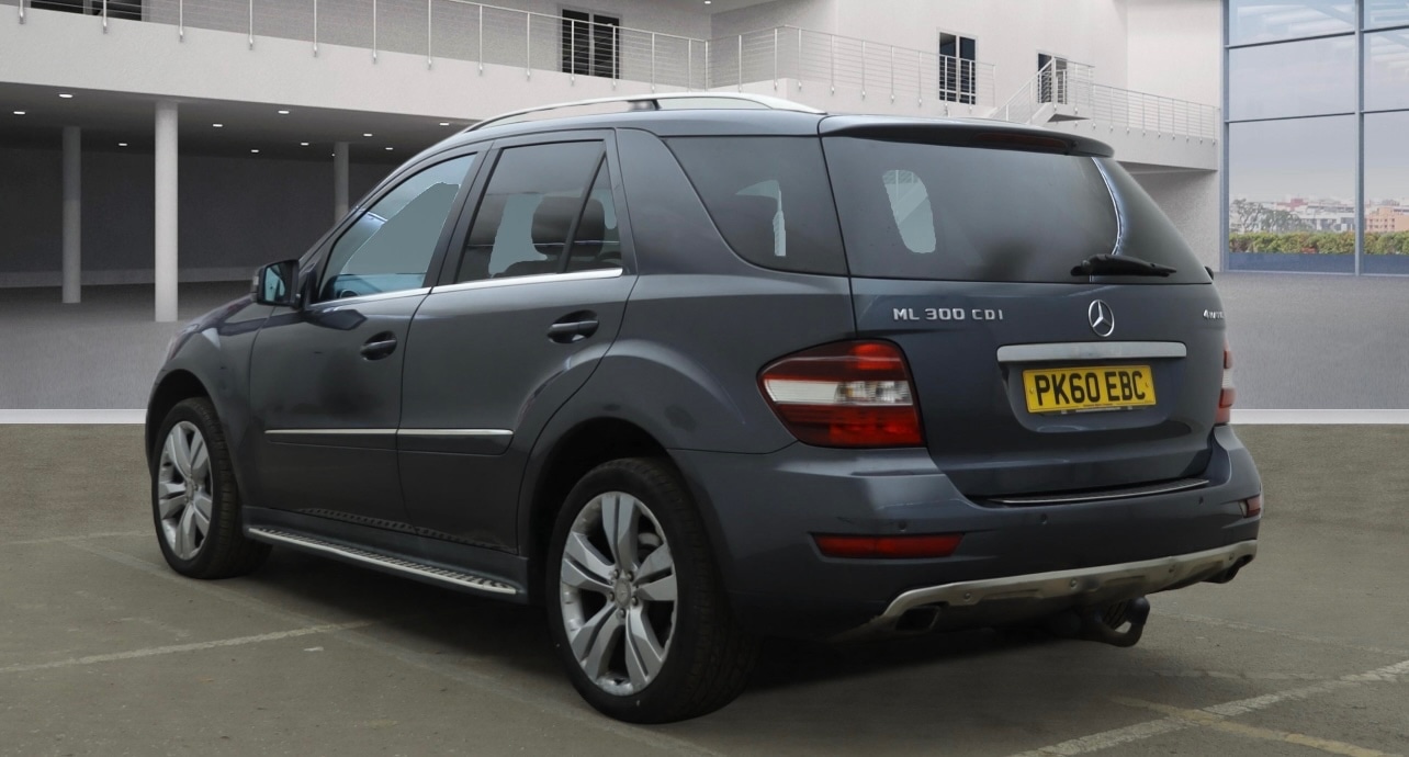 Used Mercedes-Benz M Class 2010 for sale - 77370763: Photo 3