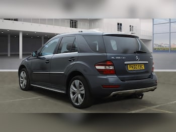 Used Mercedes-Benz M Class 2010 for sale - 77370763: Photo