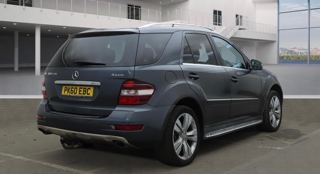 Used Mercedes-Benz M Class 2010 for sale - 77370763: Photo 4