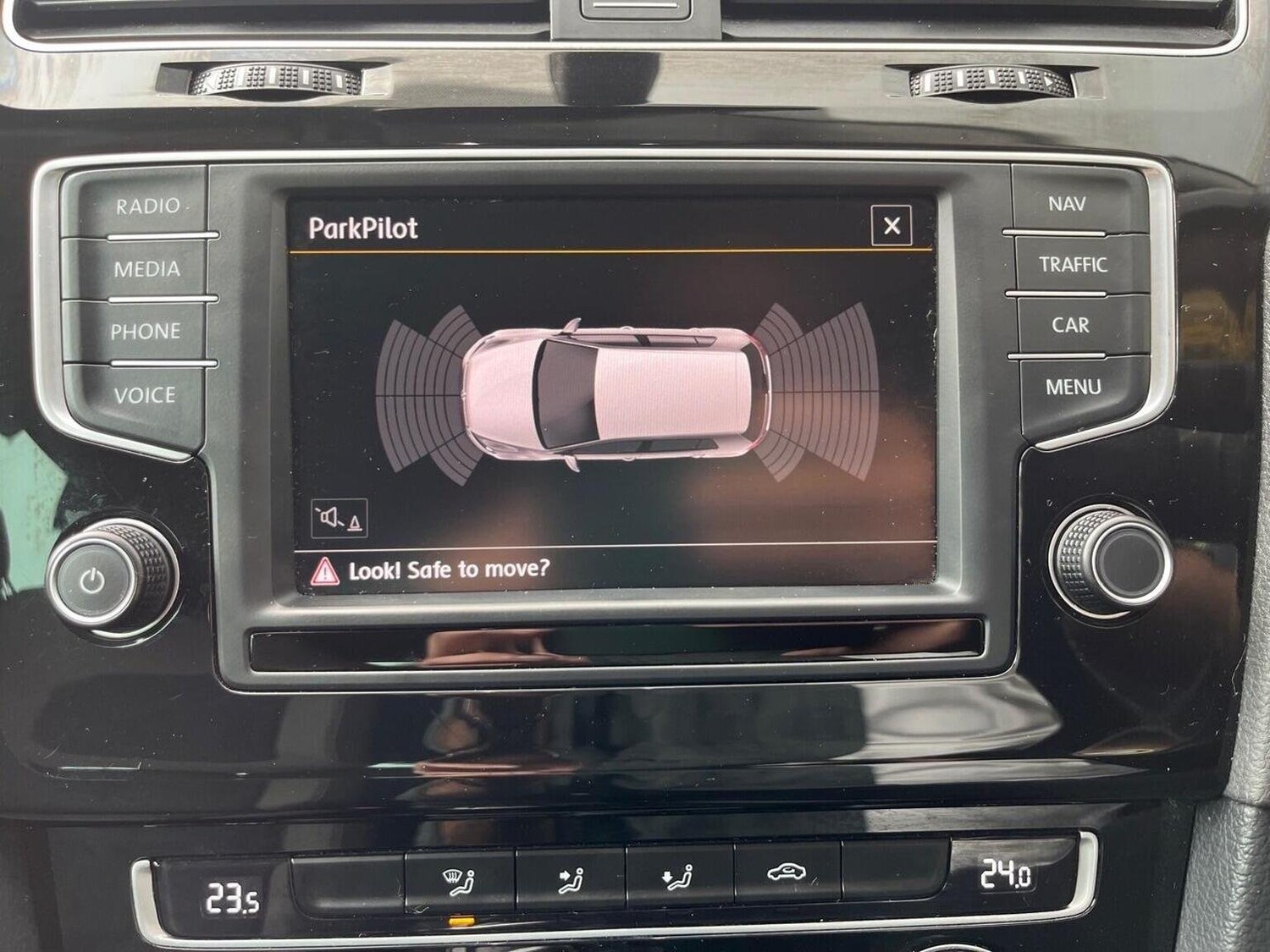 Used Volkswagen Golf 2015 for sale - 76605730: Photo 24