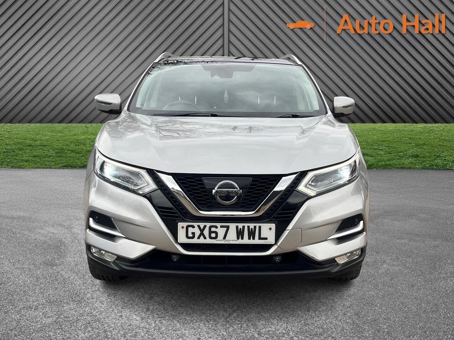 Used Nissan Qashqai 2017 for sale - 78135040: Photo 2