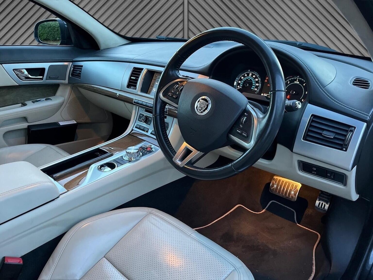 Used Jaguar XF 2013 for sale - 77162317: Photo 12