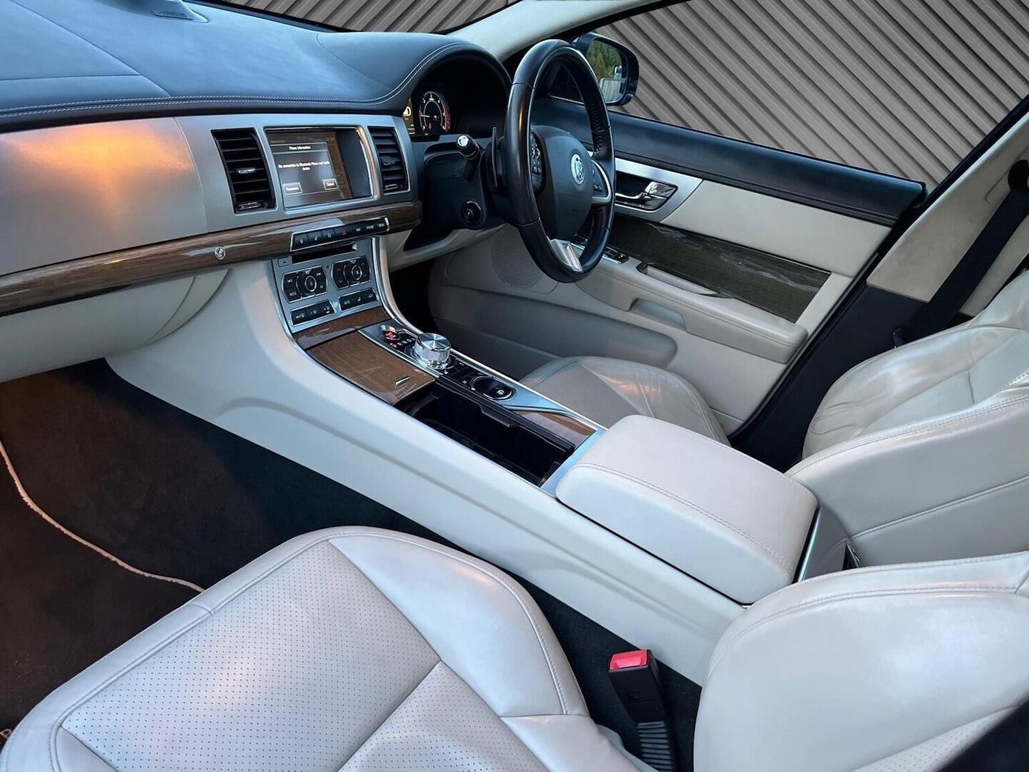 Used Jaguar XF 2013 for sale - 77162317: Photo 13