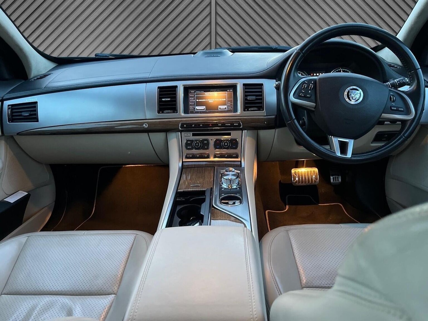 Used Jaguar XF 2013 for sale - 77162317: Photo 14