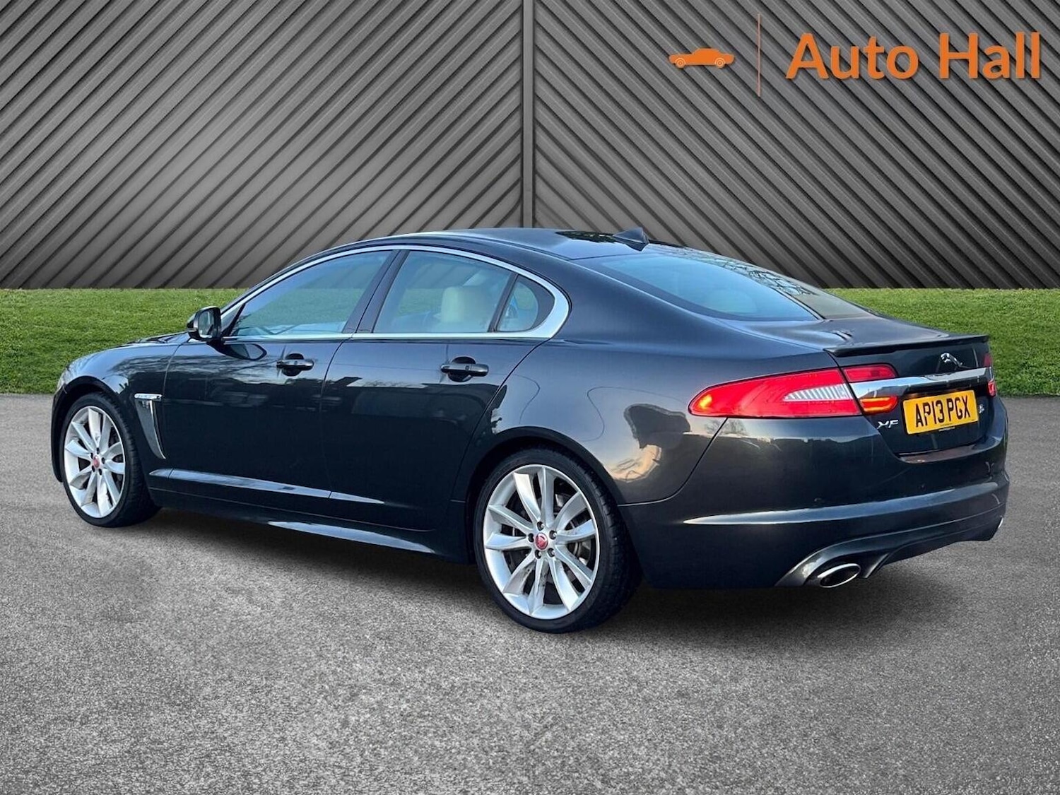 Used Jaguar XF 2013 for sale - 77162317: Photo 3