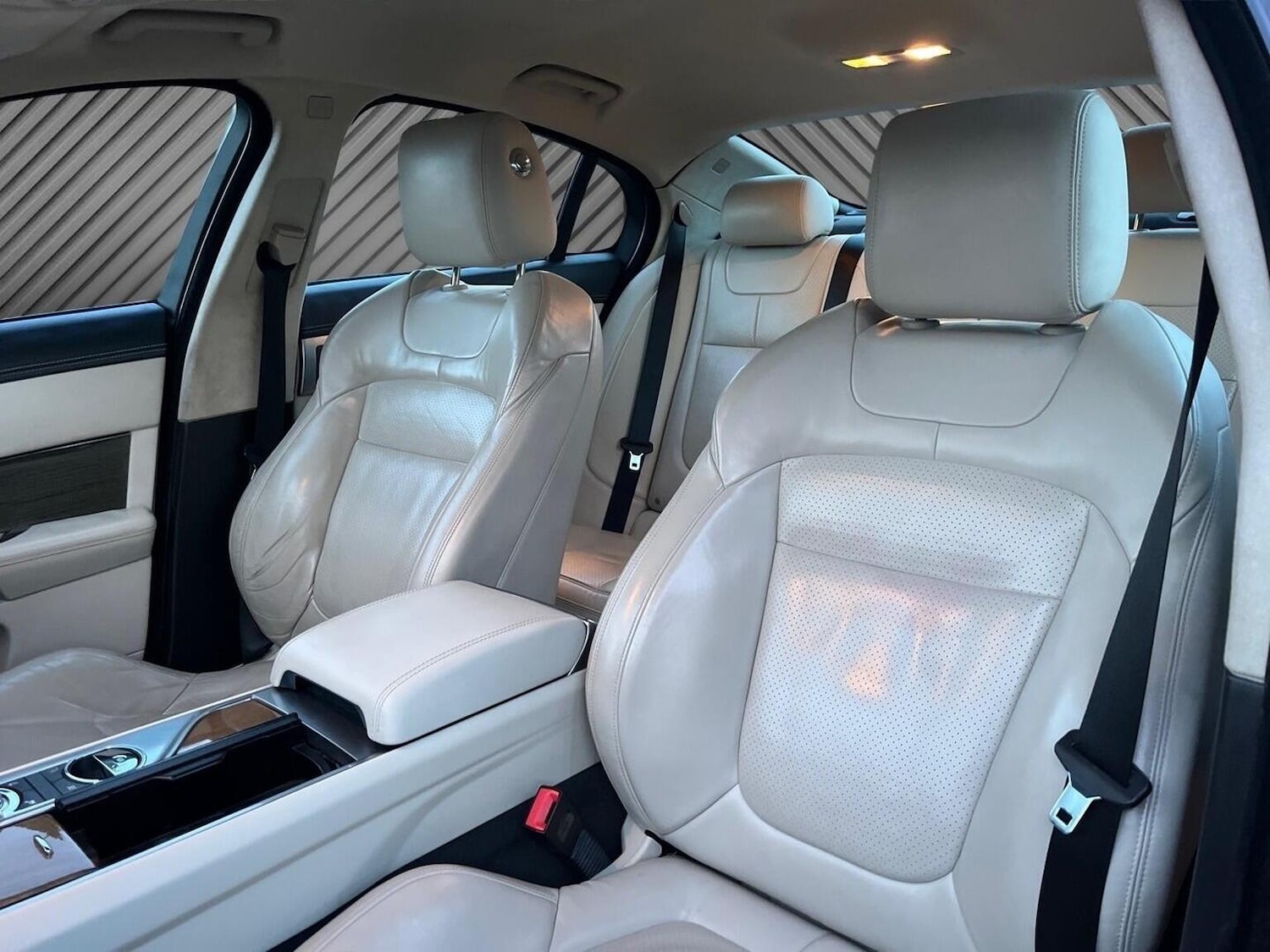 Used Jaguar XF 2013 for sale - 77162317: Photo 31