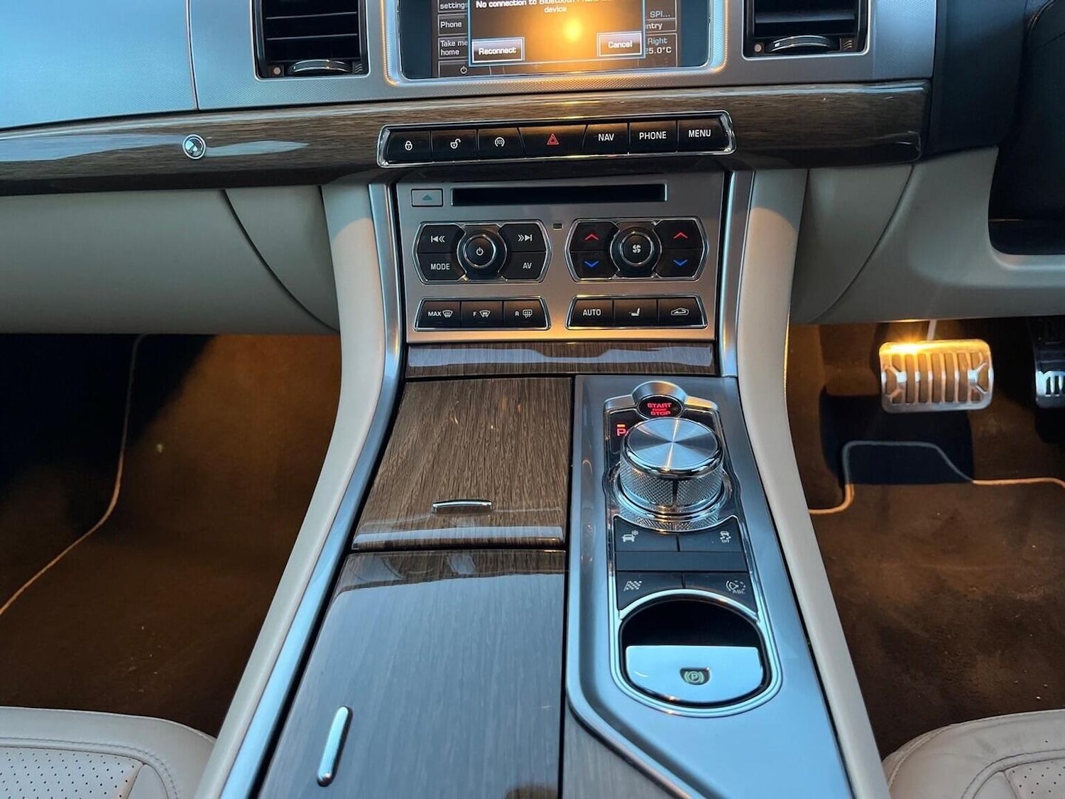 Used Jaguar XF 2013 for sale - 77162317: Photo 32