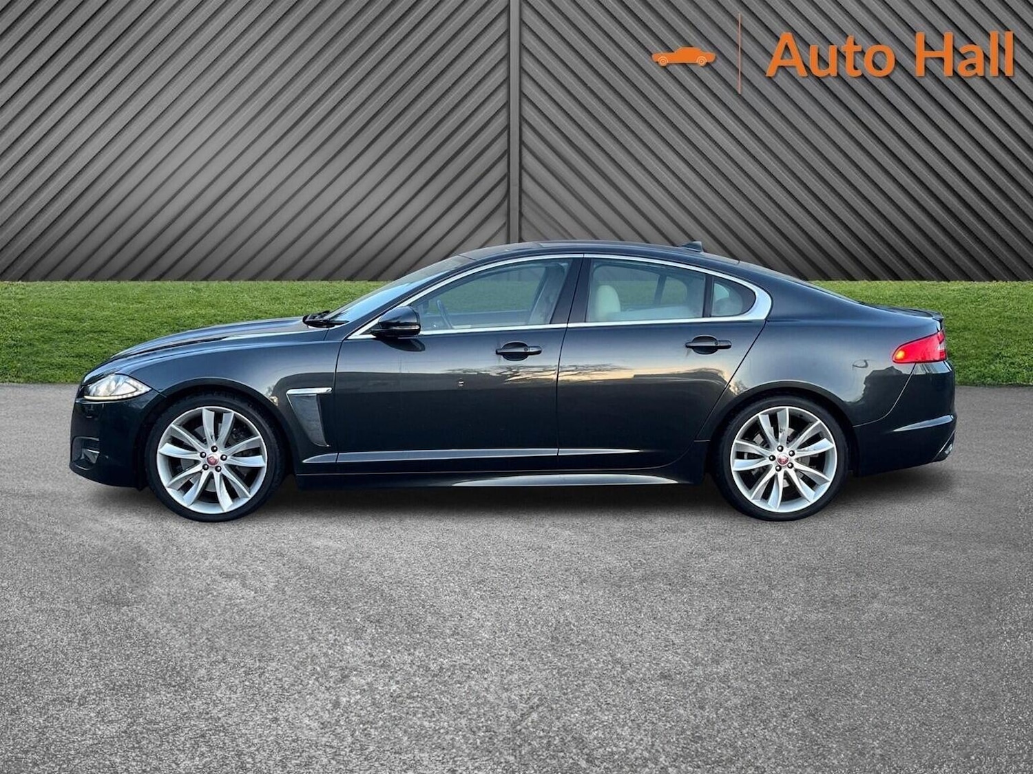 Used Jaguar XF 2013 for sale - 77162317: Photo 4
