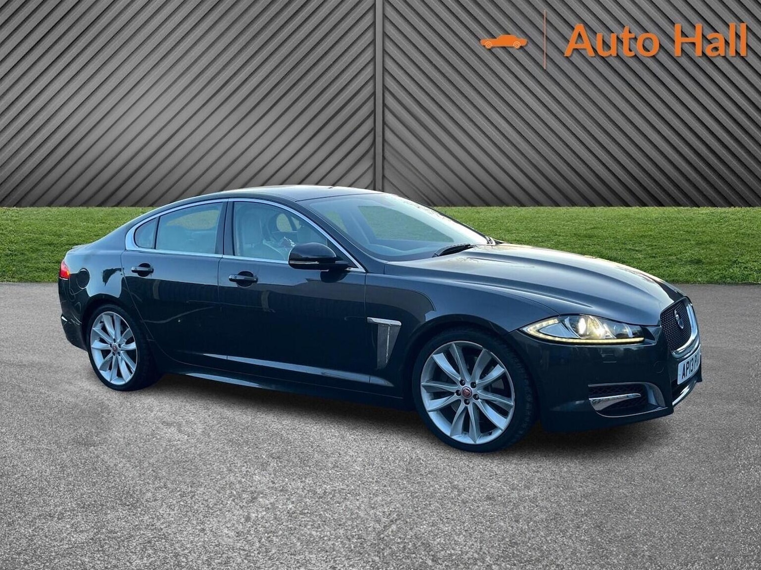 Used Jaguar XF 2013 for sale - 77162317: Photo 5