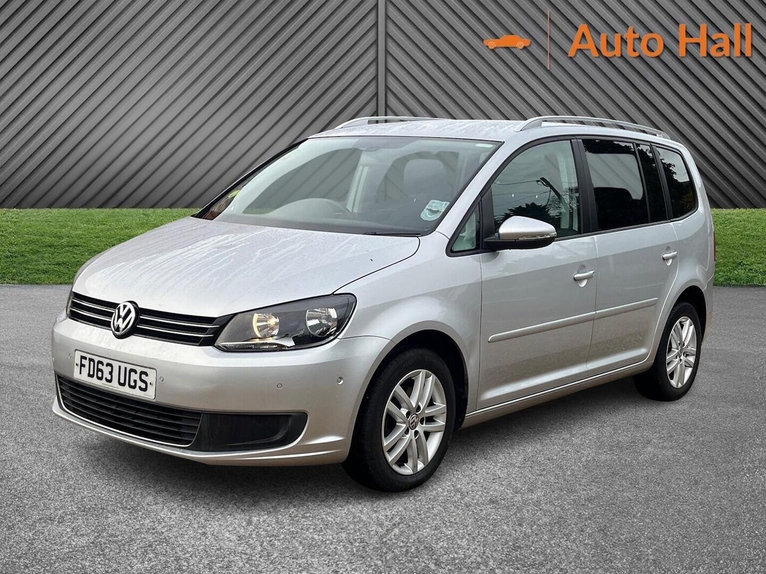 Used Volkswagen Touran 2013 for sale - 77888443: Photo 3