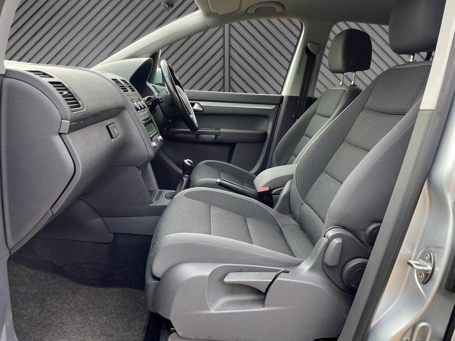 Used Volkswagen Touran 2013 for sale - 77888443: Photo 31