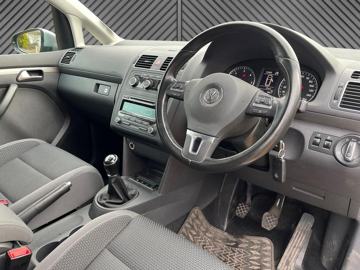 Used Volkswagen Touran 2013 for sale - 77888443: Photo 32