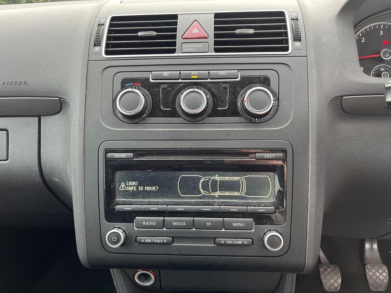 Used Volkswagen Touran 2013 for sale - 77888443: Photo 33