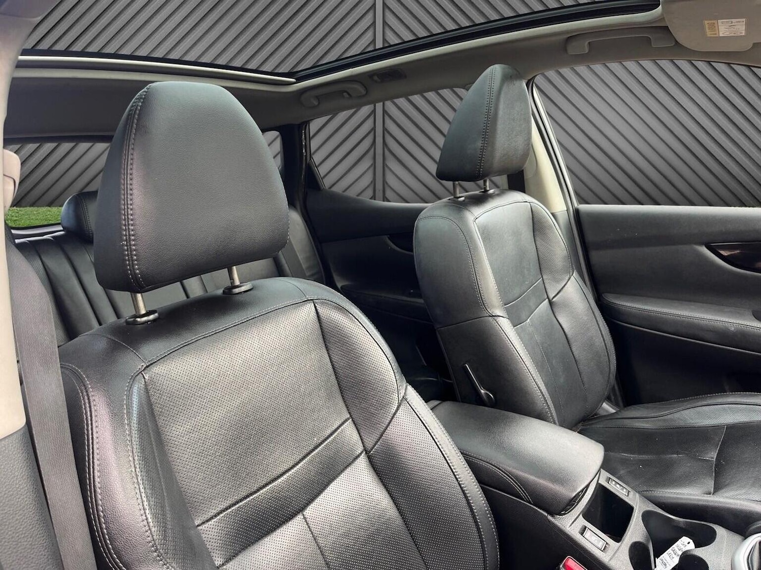 Used Nissan Qashqai 2015 for sale - 77237021: Photo 14